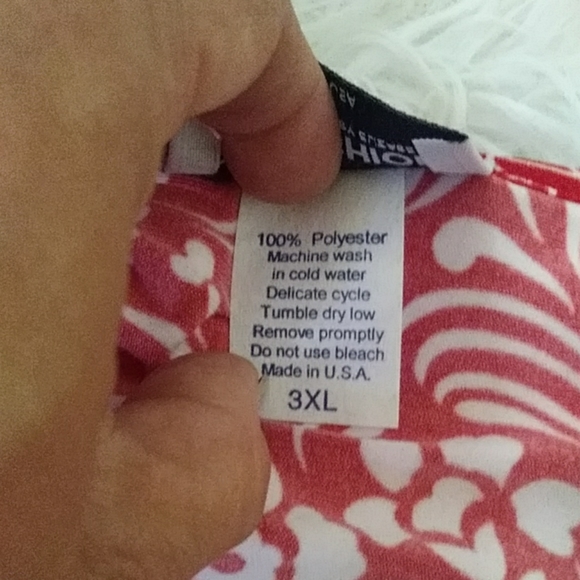 2/$24 Red Print Plus Size Women's Top 3XL - Picture 8 of 9